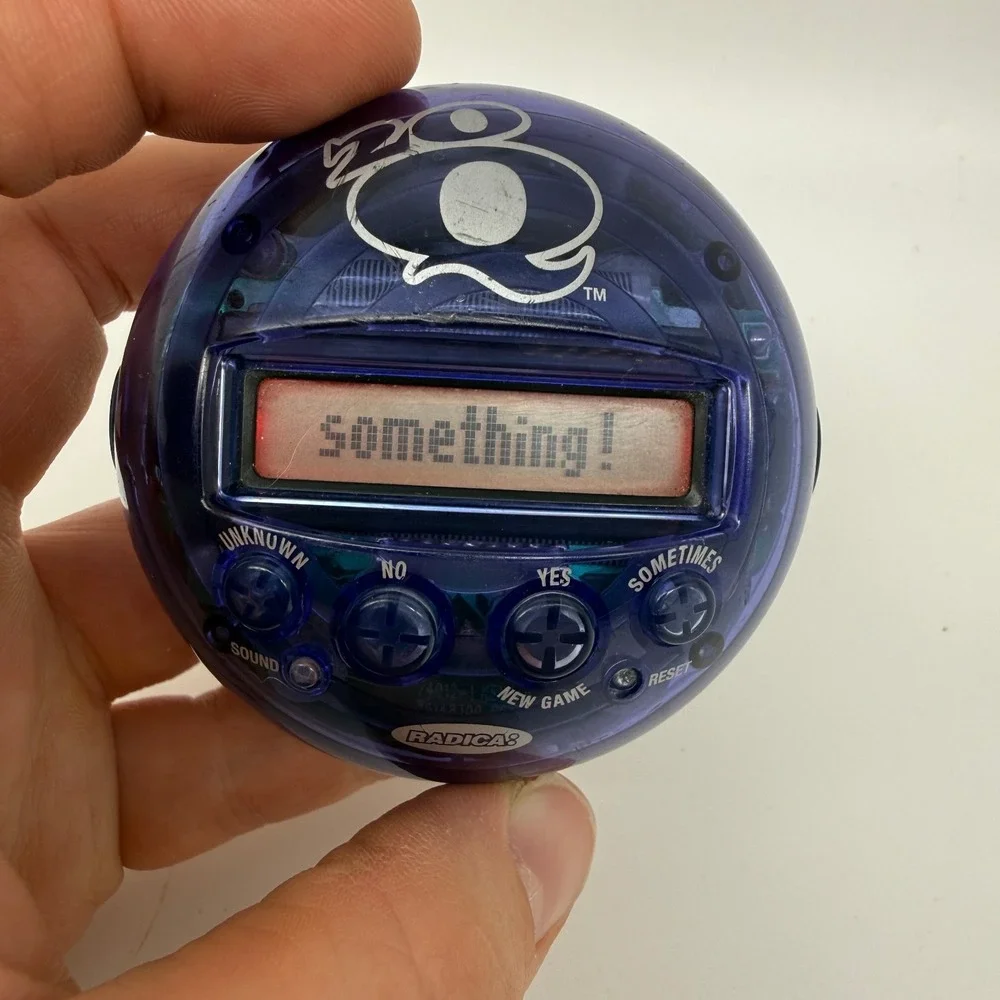 Radica‎ 20Q 20 Questions Electronic Handheld Game 2005 Tested Works